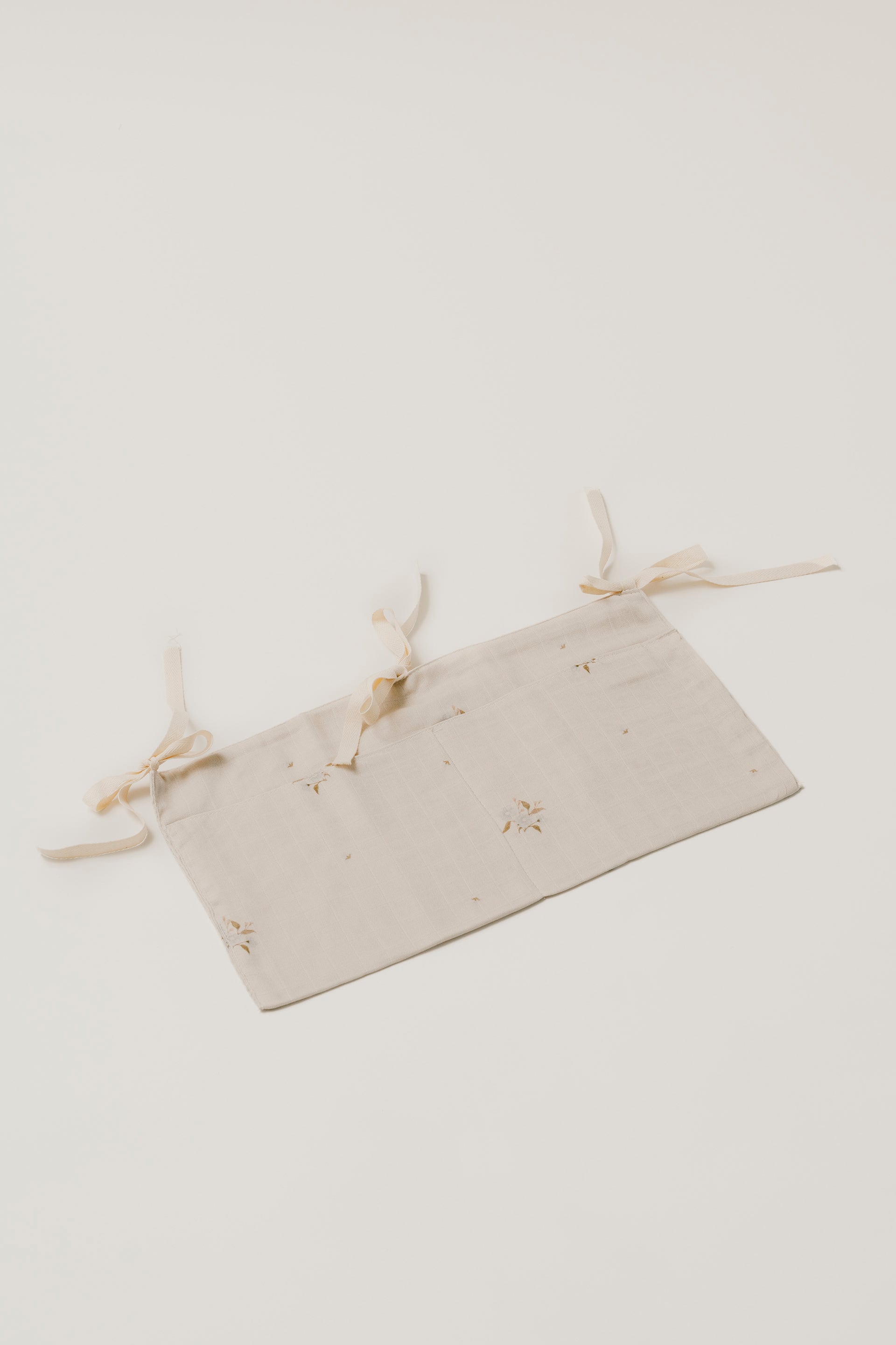 Bed pouch