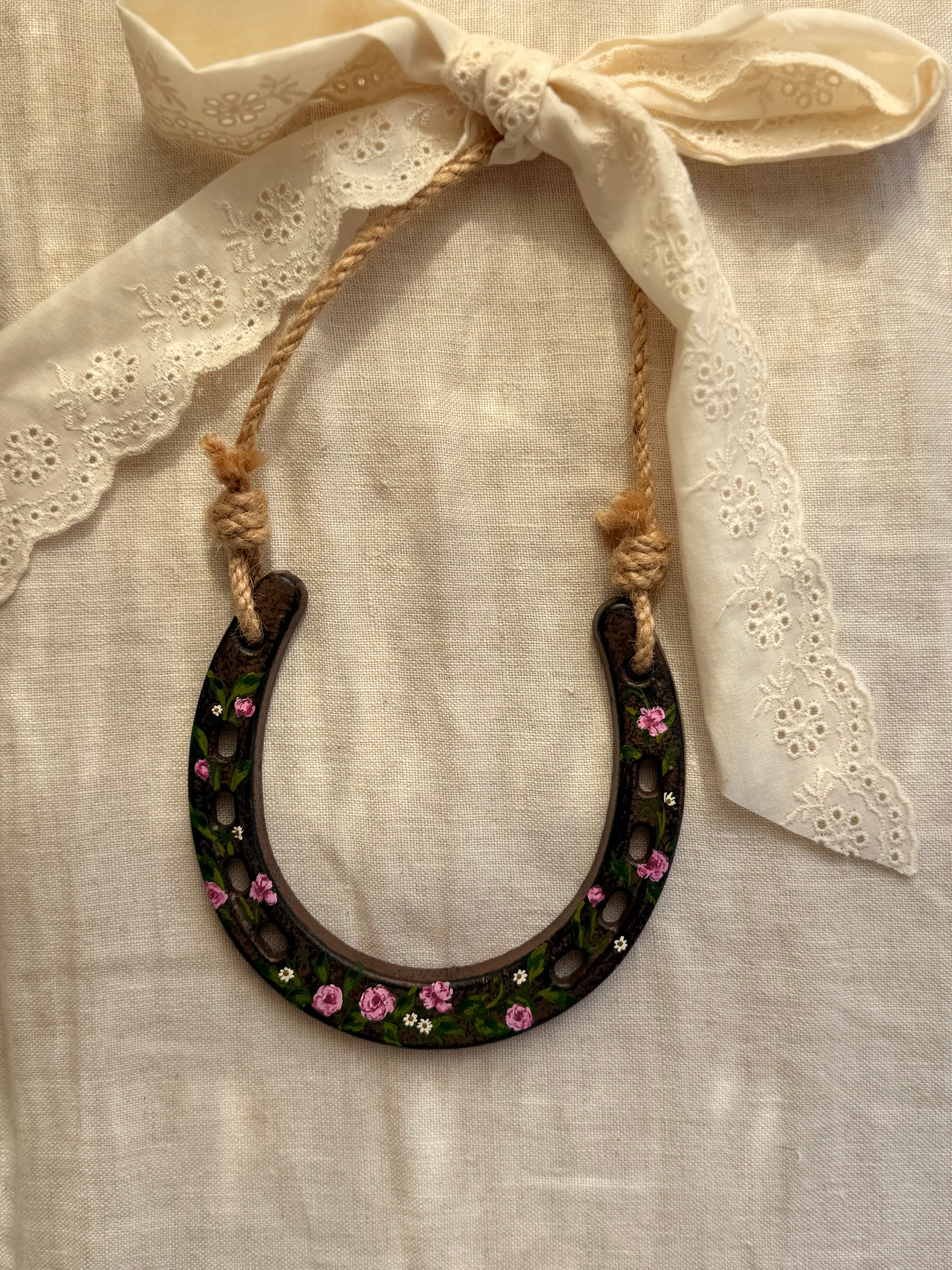 Horseshoe / Fer à cheval / Rose